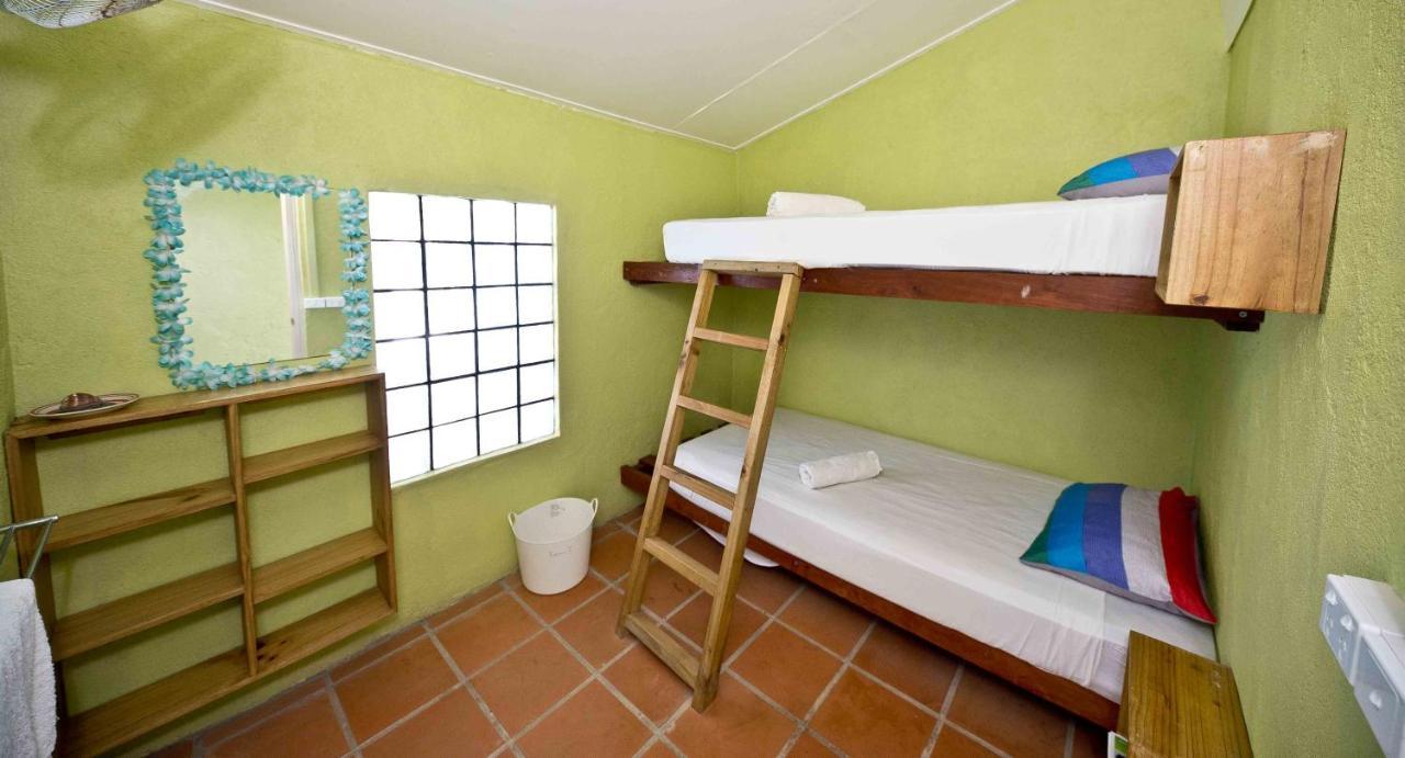 Retreat Seaside Hostel Port Vila Bagian luar foto